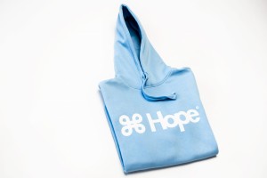 HOPE_front_sky.JPG , odzież chrześcijańska, bluza chrzescijanska, bluza chrześcijańska, bluza z siglum, bluza z kapturem, bluza Hope, hopeclothes, bluza BASIC, bluza z siglum,