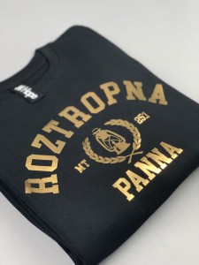 Roztropna_panna_crewneck